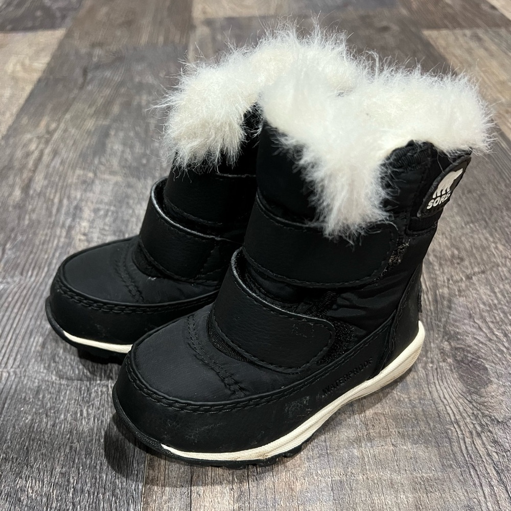 Infant toddler sorel boots. Size 4